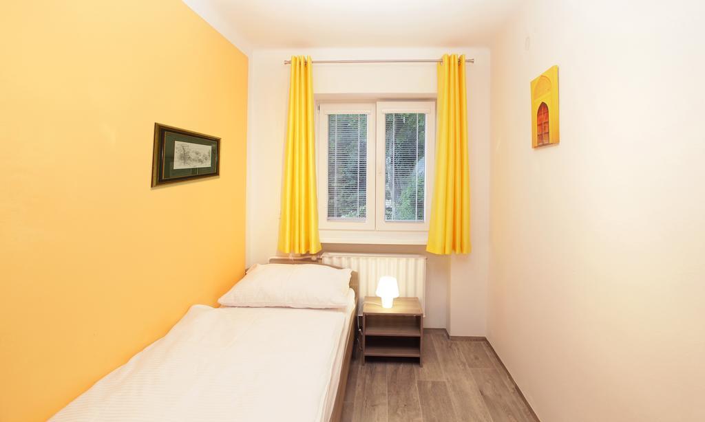 Apartman Pod Skalou V Ceskem Raji Besedice Екстер'єр фото