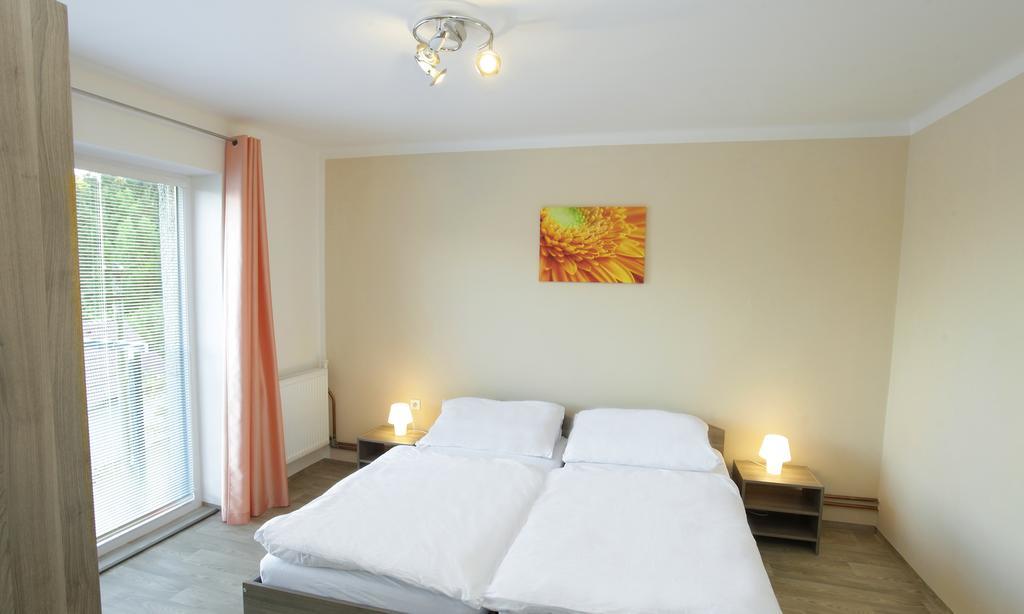 Apartman Pod Skalou V Ceskem Raji Besedice Екстер'єр фото