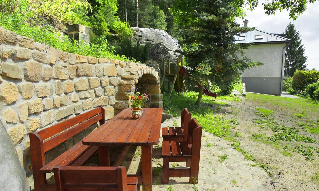 Apartman Pod Skalou V Ceskem Raji Besedice Екстер'єр фото